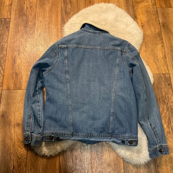 Old Navy Denim Sherpa Lined Size Medium Jean Jacket Coat Button Womens Pockets‎ - Picture 10 of 12